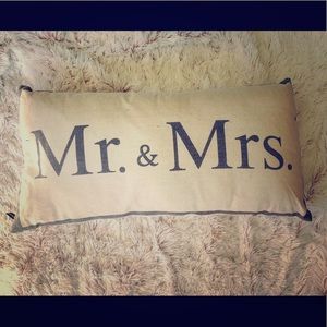 Mr & Mrs pillow